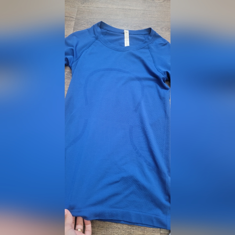 Lululemon size 4